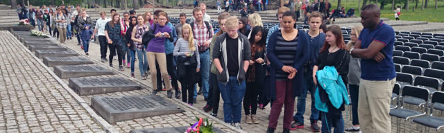 minnemarkering-i-Auschwitz-2-Birkenau
